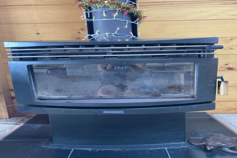 Photo of property in 31 Annan Grove, Papakowhai, Porirua, 5024