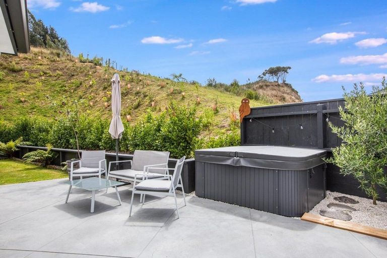 Photo of property in 31 Banks Boulevard, Whitby, Porirua, 5024