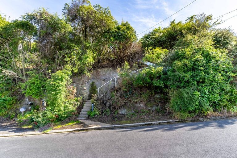 Photo of property in 30 Seaview Terrace, Kew, Dunedin, 9012
