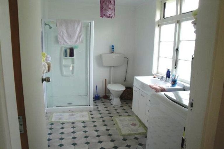 Photo of property in 134a Tutere Street, Waikanae Beach, Waikanae, 5036