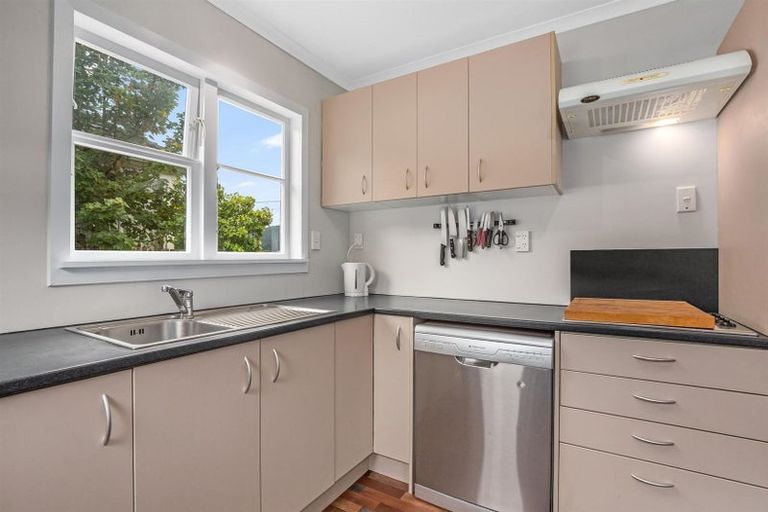 Photo of property in 123 Wellington Road, Wainuiomata, Lower Hutt, 5014