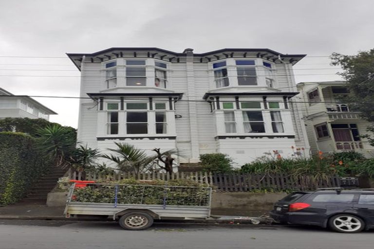 Photo of property in 48-50 Porritt Avenue, Mount Victoria, Wellington, 6011