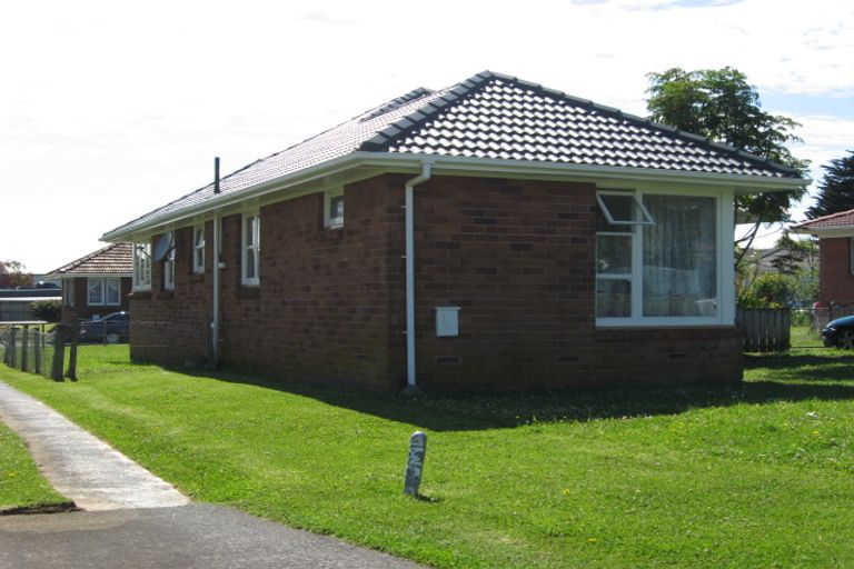 Photo of property in 2/67 Kiwi Esplanade, Mangere Bridge, Auckland, 2022