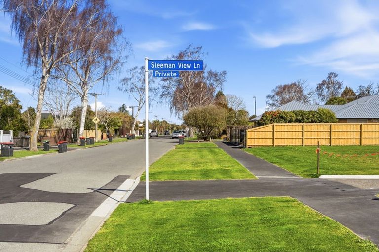 Photo of property in 69 Crofton Road, Harewood, Christchurch, 8051