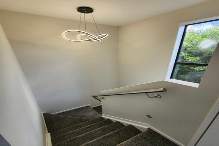 Photo of property in 2/32 Yeovil Road, Te Atatu Peninsula, Auckland, 0610