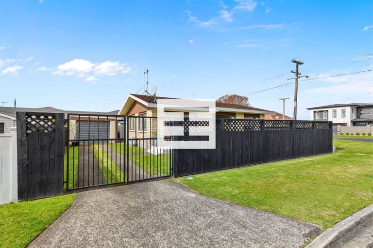 Photo of property in 1 Karaka Road, Otumoetai, Tauranga, 3110