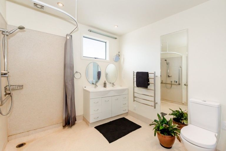 Photo of property in 6 Kapekape Place, Pukerua Bay, 5026