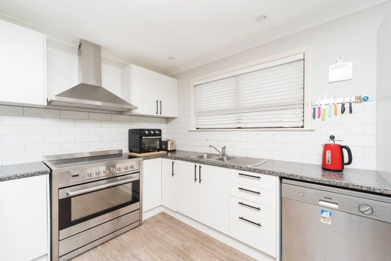 Photo of property in 14 Pitama Road, Awapuni, Palmerston North, 4412