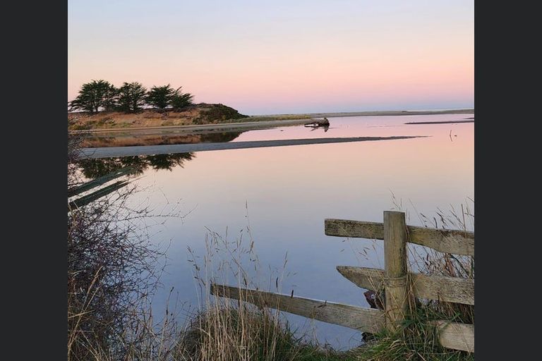 Photo of property in 1342 Coast Road, Toko Mouth, Milton, 9292