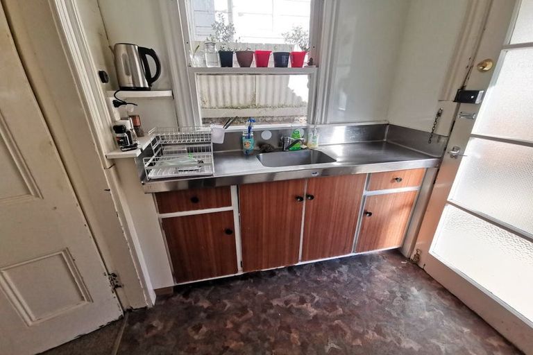 Photo of property in 47 Aurora Terrace, Kelburn, Wellington, 6012