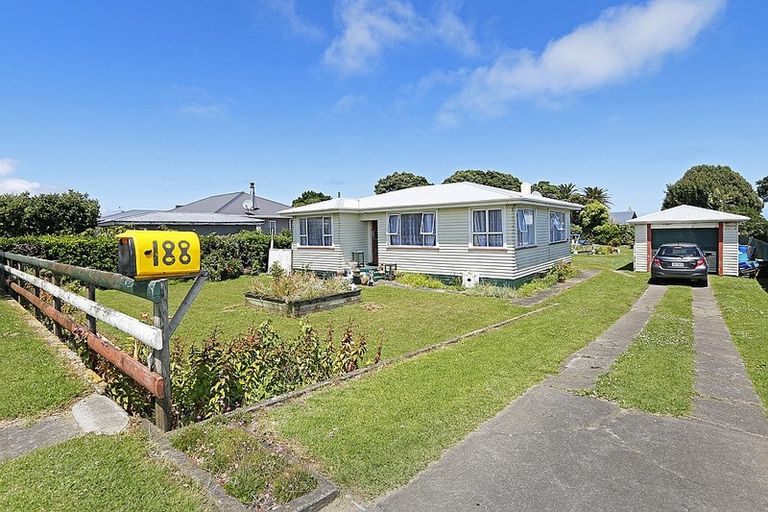 Photo of property in 188 Tasman Street, Opunake, 4616