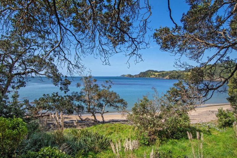 Photo of property in 73 Webb Road, Helena Bay, Hikurangi, 0184