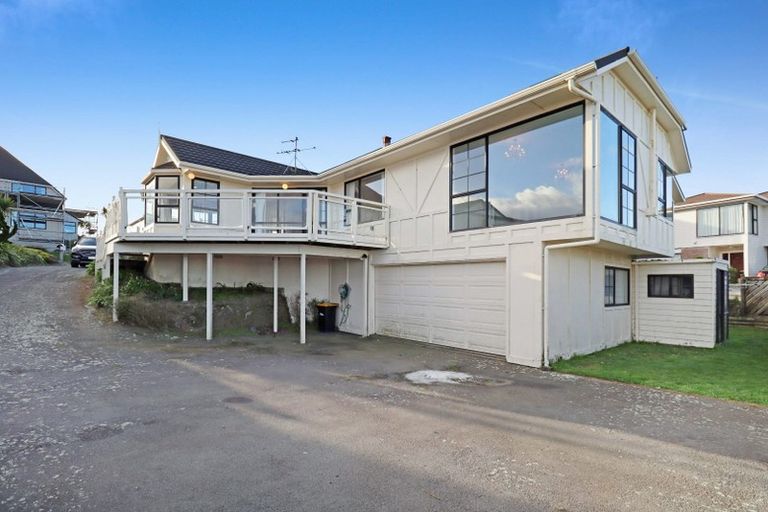 Photo of property in 38 Gurkha Crescent, Khandallah, Wellington, 6035