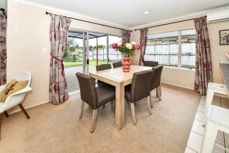 Photo of property in 32 Sandwick Drive, Weymouth, Auckland, 2103
