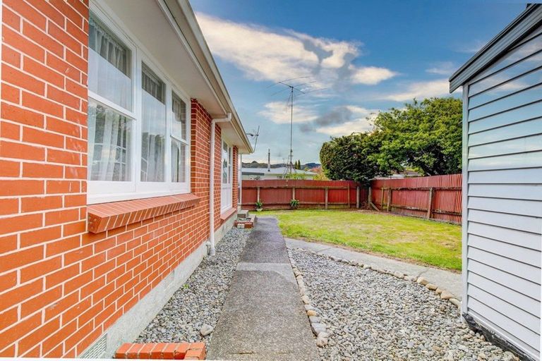 Photo of property in 3/31 Hillside Drive, Maoribank, Upper Hutt, 5018