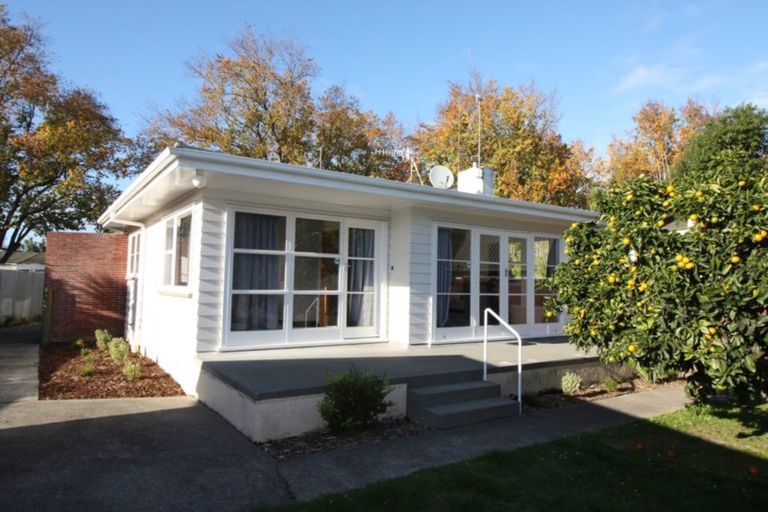 Photo of property in 43 Elmira Avenue, Hokowhitu, Palmerston North, 4410