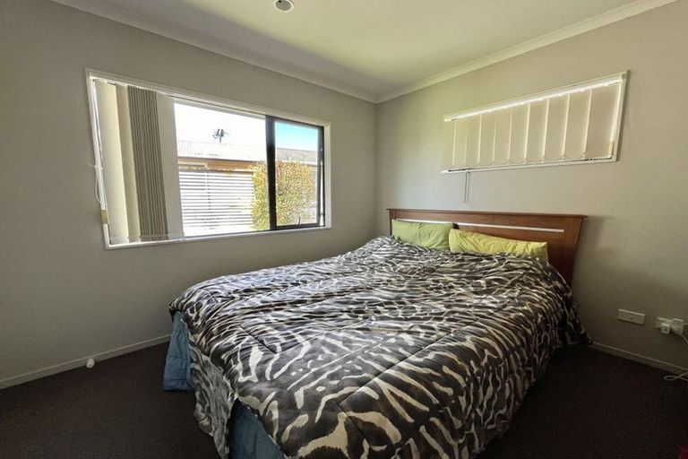 Photo of property in 5 Waipani Road, Te Atatu Peninsula, Auckland, 0610