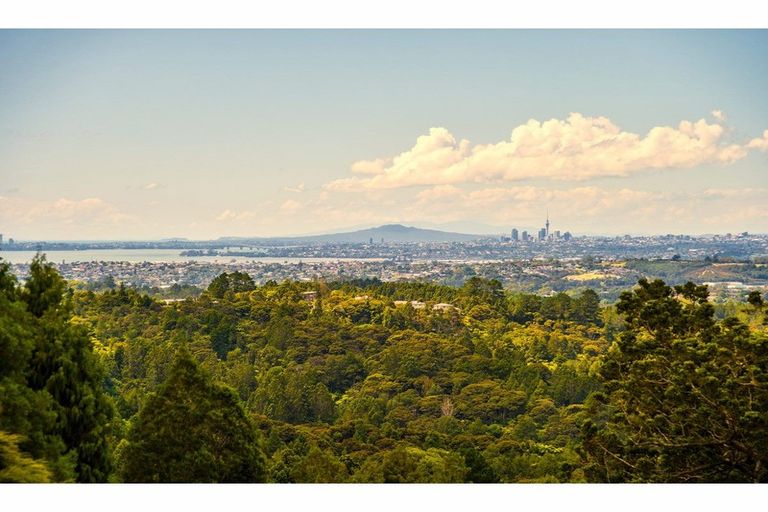 Photo of property in 312 Forest Hill Road, Waiatarua, Auckland, 0612