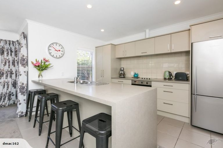 Photo of property in 4 West Place, Greenmeadows, Napier, 4112