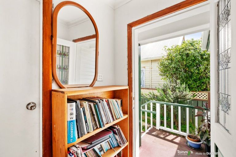 Photo of property in 70 Happy Valley Road, Owhiro Bay, Wellington, 6023