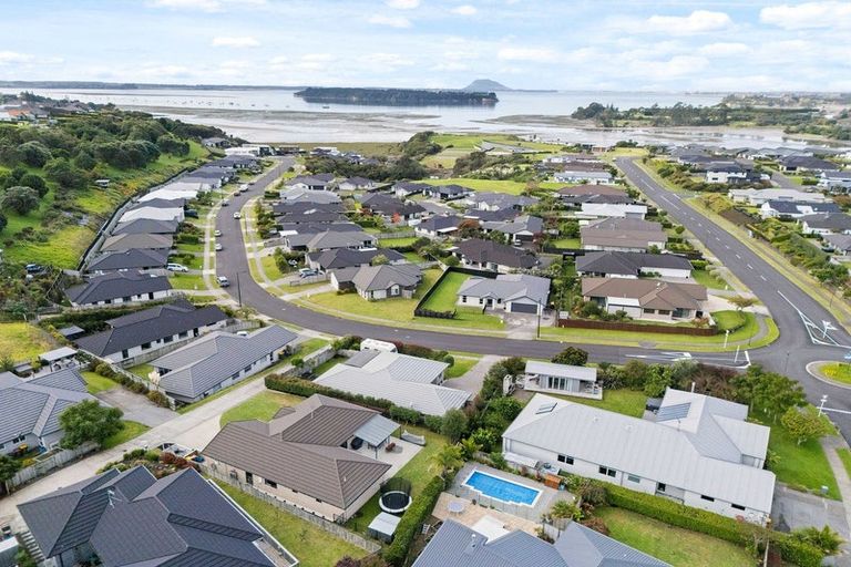 Photo of property in 3 Lakeside Terrace, Omokoroa, 3114