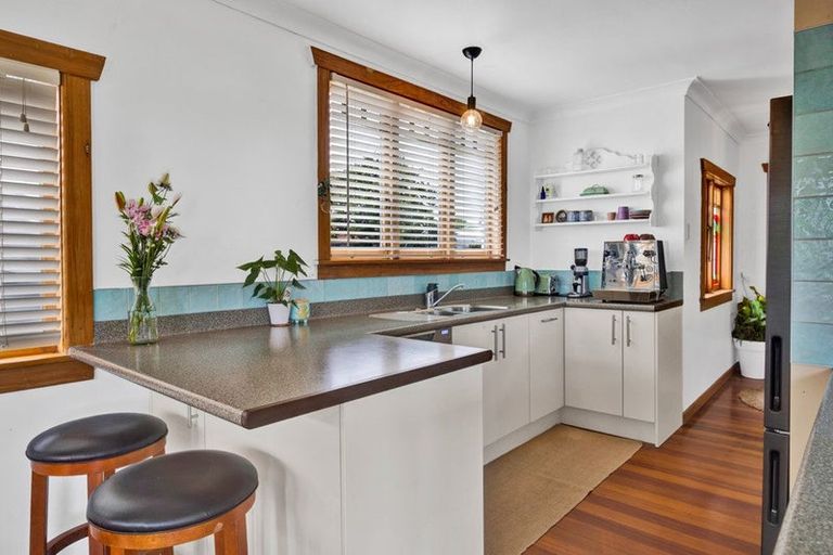 Photo of property in 58 Govett Avenue, Frankleigh Park, New Plymouth, 4310