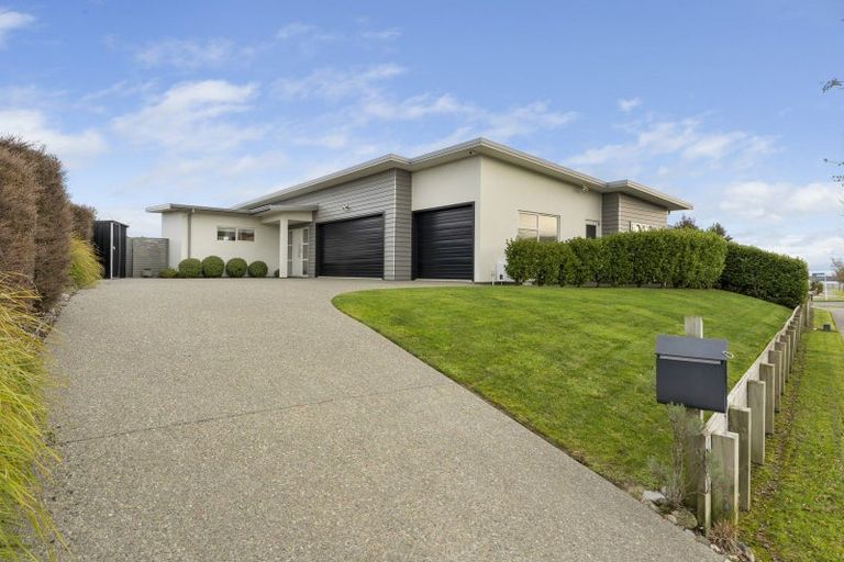Photo of property in 9 Silicon Way, Fitzherbert, Palmerston North, 4410
