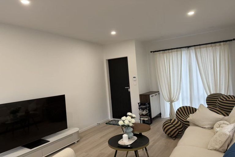 Photo of property in 49b Vera Road, Te Atatu South, Auckland, 0610