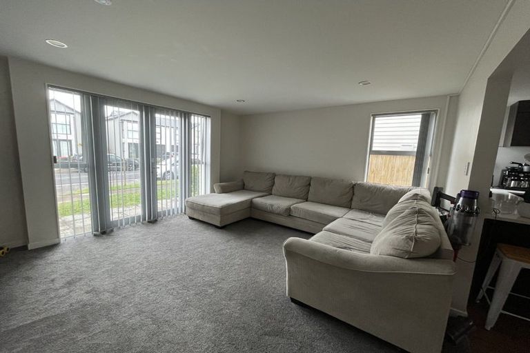 Photo of property in 5 Hollowout Street, Takanini, 2112