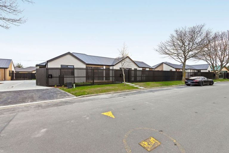 Photo of property in 4 Virtue Place, Hokowhitu, Palmerston North, 4410