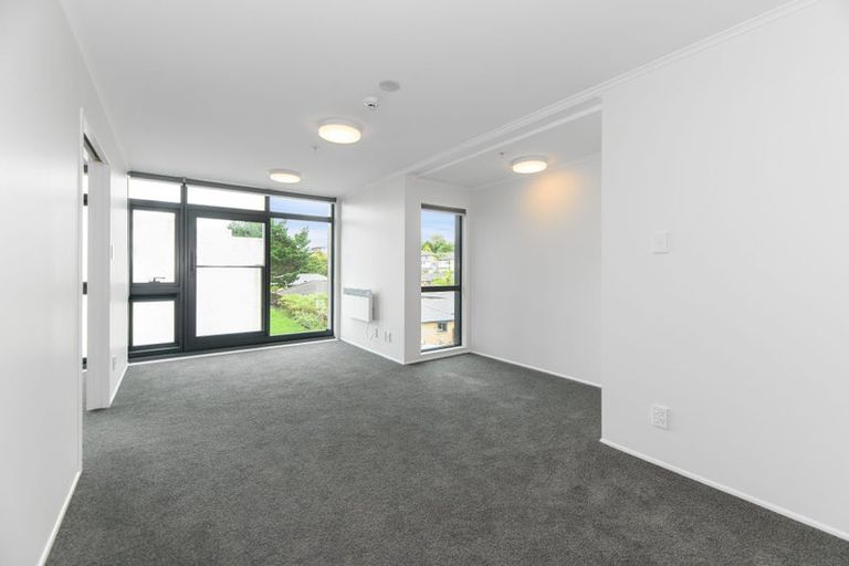 Photo of property in 11e/30 Westward Ho, Glen Eden, Auckland, 0602