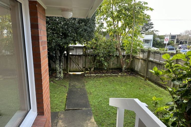 Photo of property in 3/149 Shakespeare Road, Milford, Auckland, 0620