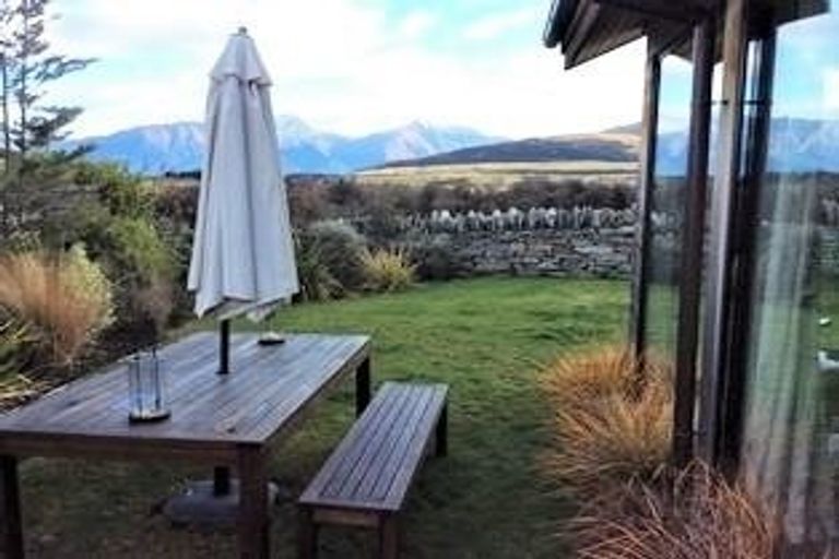 Photo of property in 6 Buckler Court, Jacks Point, Queenstown, 9371
