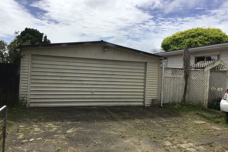Photo of property in 1 Sandrine Avenue, Clover Park, Auckland, 2019
