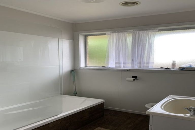 Photo of property in 26 West Coast Road, Glen Eden, Auckland, 0602