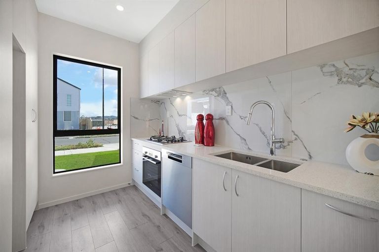 Photo of property in 18 Kairakau Street, Papakura, 2110