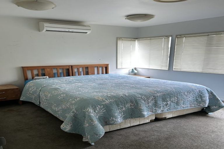 Photo of property in 90a Atkinson Road, Titirangi, Auckland, 0604
