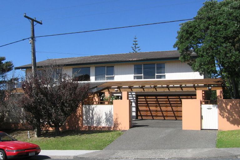 Photo of property in 106 Matipo Road, Mairangi Bay, Auckland, 0630