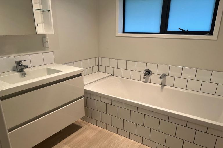 Photo of property in 85a Aeroview Drive, Beach Haven, Auckland, 0626