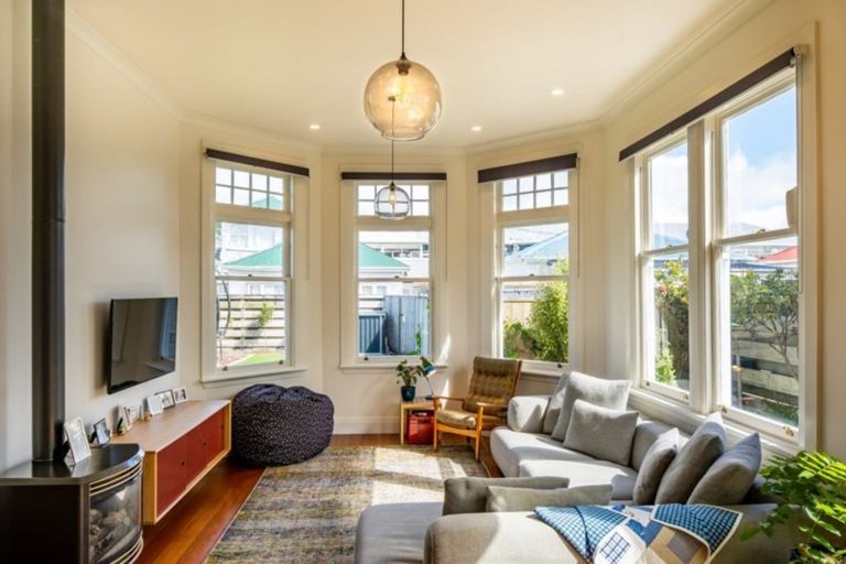 Photo of property in 18a Stone Street, Miramar, Wellington, 6022