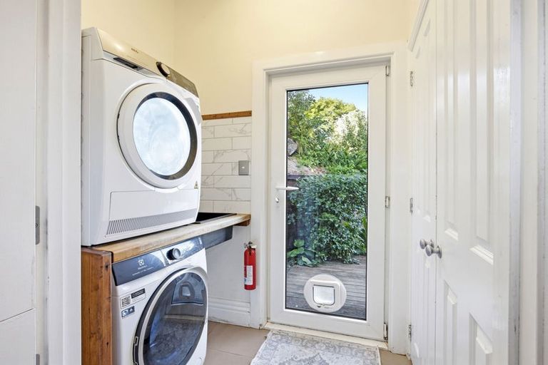 Photo of property in 8 Dudley Road, Lyttelton, 8082