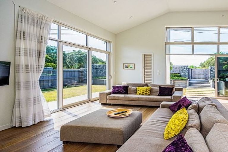 Photo of property in 9 Wharf Road, Albany, Auckland, 0632