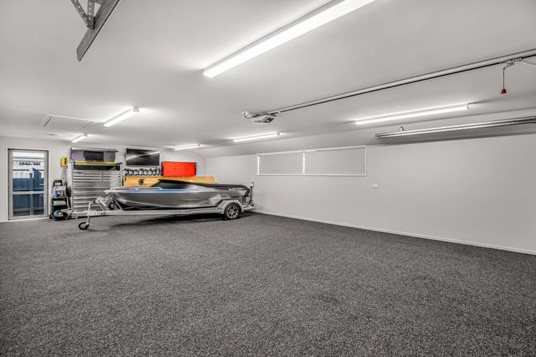 Photo of property in 6 Dunlops Crescent, Marshland, Christchurch, 8083