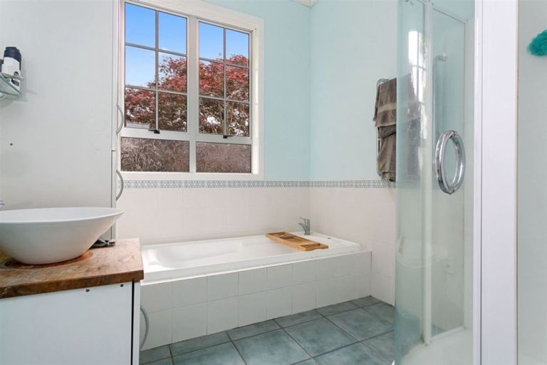 Photo of property in 126 Saint Kilda Road, Cambridge, 3493