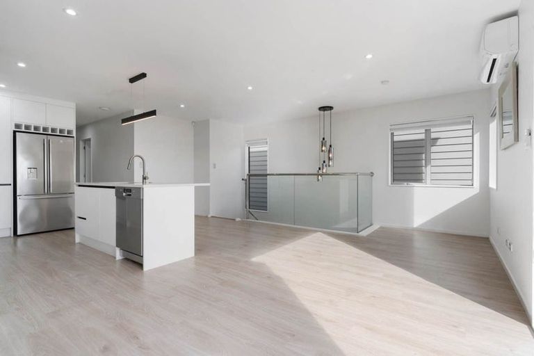 Photo of property in 82 Joseph Street, Flat Bush, Auckland, 2019