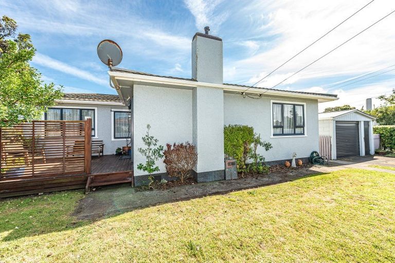 Photo of property in 21 Omori Place, Castlecliff, Whanganui, 4501