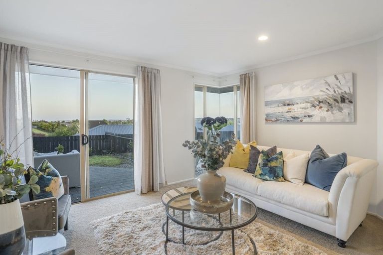 Photo of property in 113 Tauranga Place, Orewa, 0931