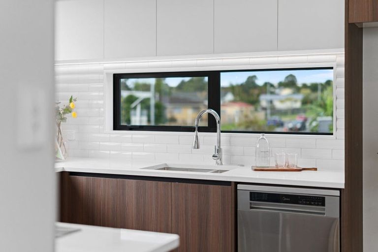 Photo of property in 5/125 Universal Drive, Henderson, Auckland, 0610