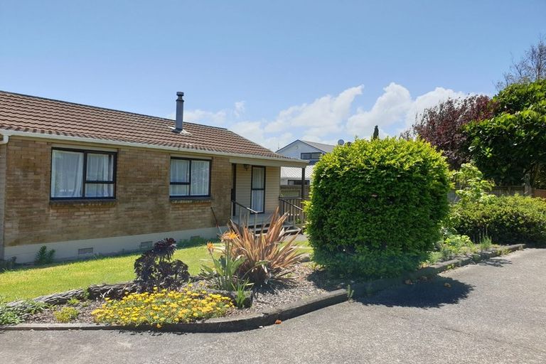 Photo of property in 14 Balmore Place, Wattle Downs, Auckland, 2103