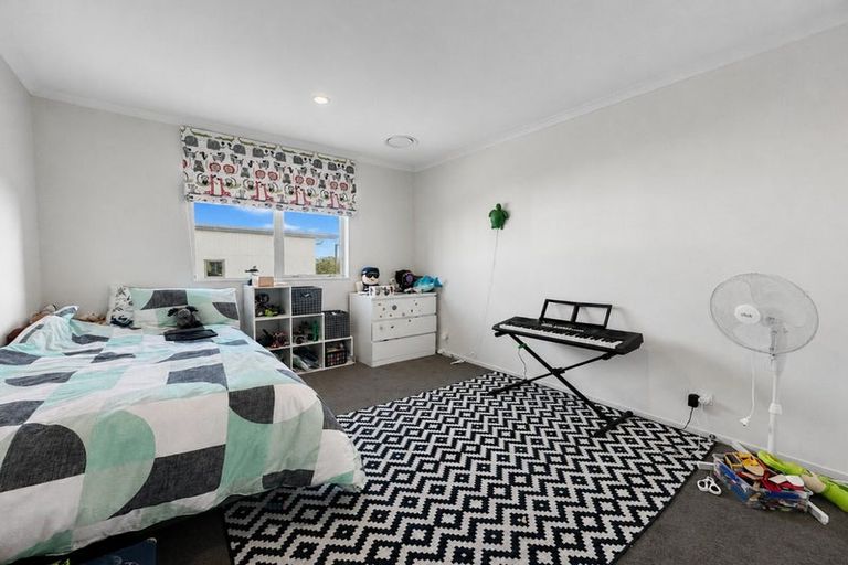 Photo of property in 11 Walter Merton Road, Hobsonville, Auckland, 0616